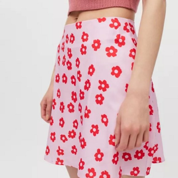 Oh Polly pink satin flower mini skirt - Picture 5 of 10
